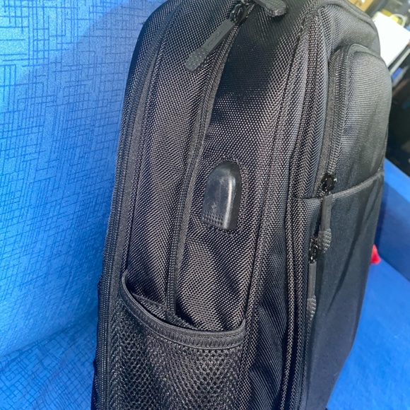 Codi FOR700-4 Fortis 15.6" Laptop Backpack Bag Carry Pro Case USB Passthrough - Picture 7 of 10